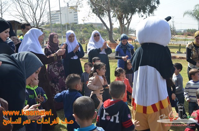 فيديو: صف الفراشات يطير كالفراشات في احضان منتزه عبد الكريم قاسم 